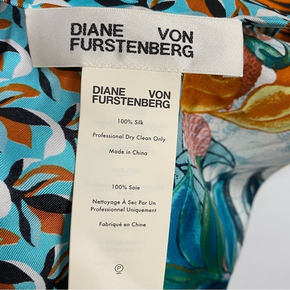 Diane Von Furstenberg Jella Silk Square Scarf NWOT - Picture 6 of 8